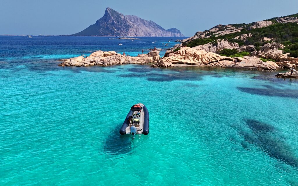 Spiaggia delle Vacche e Baia della Tartaruga a Cala Girgolu, Sardegna